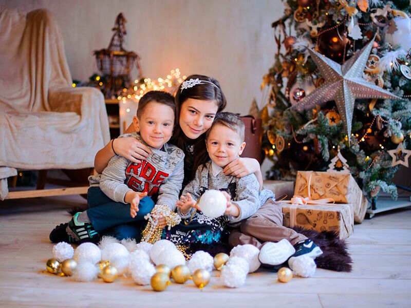 Новогодняя семейная фотосессия 2023 в Москве 
